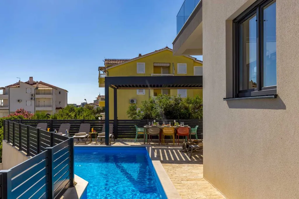 Air-Conditioned Villa in Vodice for Up to 10 Guests