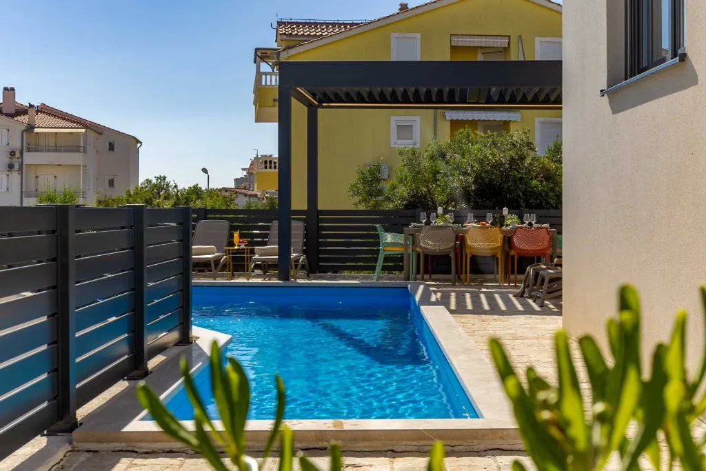 Air-Conditioned Villa in Vodice for Up to 10 Guests