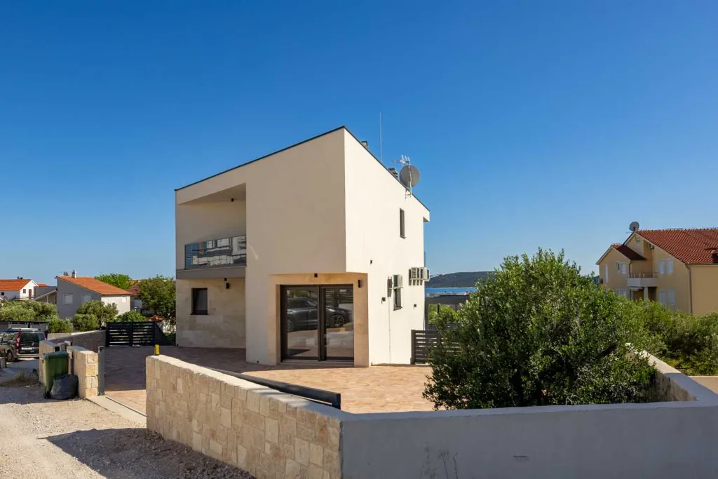 Air-Conditioned Villa in Vodice for Up to 10 Guests