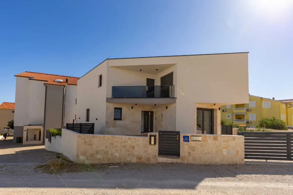 Air-Conditioned Villa in Vodice for Up to 10 Guests
