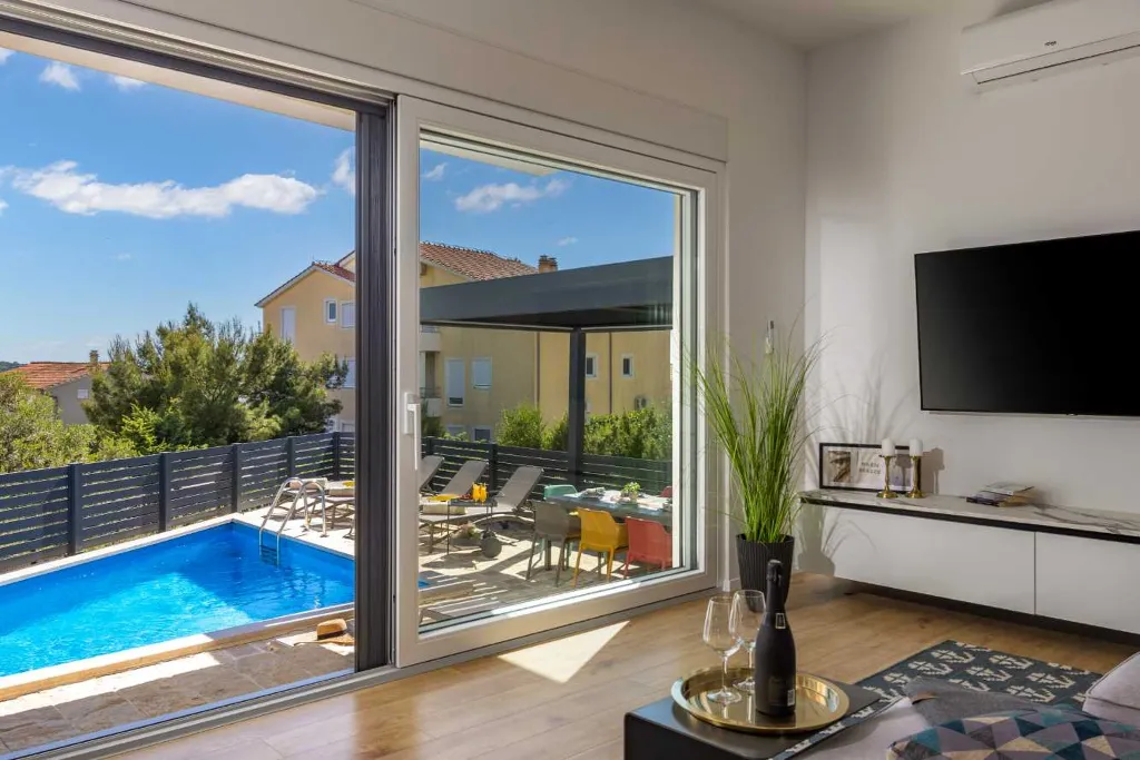 Air-Conditioned Villa in Vodice for Up to 10 Guests