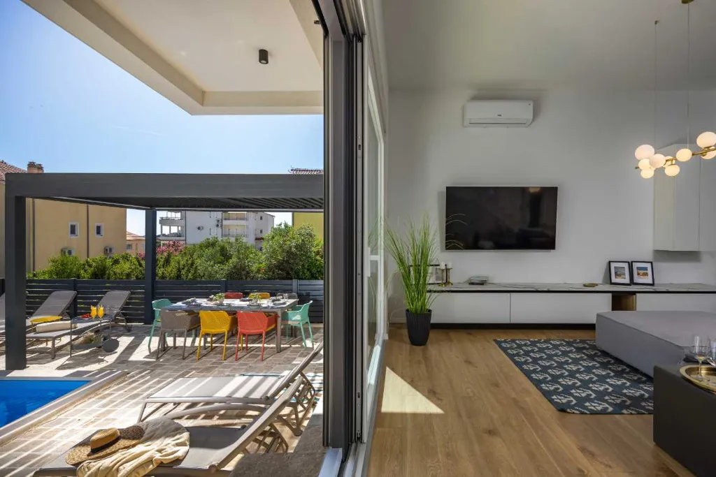Air-Conditioned Villa in Vodice for Up to 10 Guests