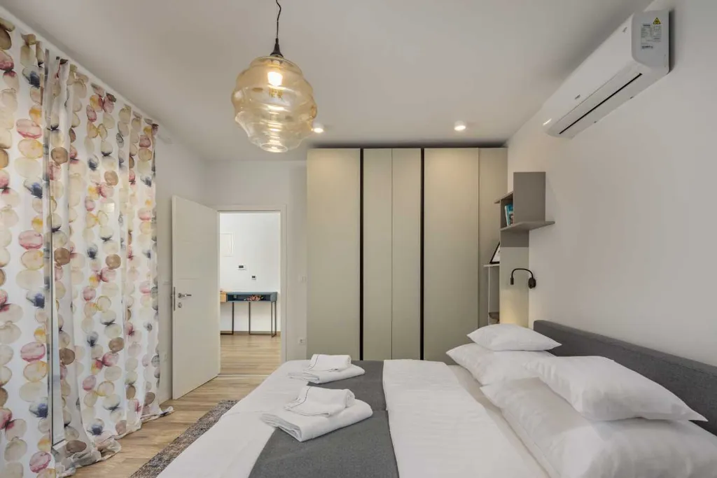 Air-Conditioned Villa in Vodice for Up to 10 Guests
