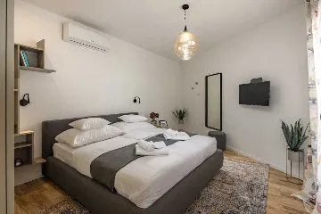 Air-Conditioned Villa in Vodice for Up to 10 Guests