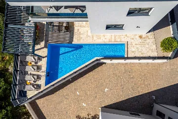 Air-Conditioned Villa in Vodice for Up to 10 Guests