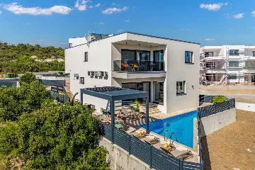 Air-Conditioned Villa in Vodice for Up to 10 Guests