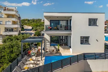 Air-Conditioned Villa in Vodice for Up to 10 Guests