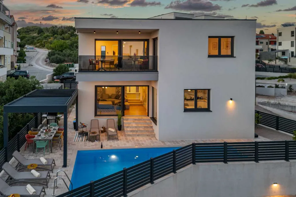Air-Conditioned Villa in Vodice for Up to 10 Guests