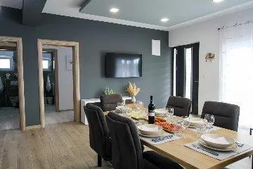 4-Bedroom House in Skradin Vačani for 8 Guests