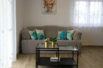 4-Bedroom House in Skradin Vačani for 8 Guests