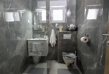 4-Bedroom House in Skradin Vačani for 8 Guests