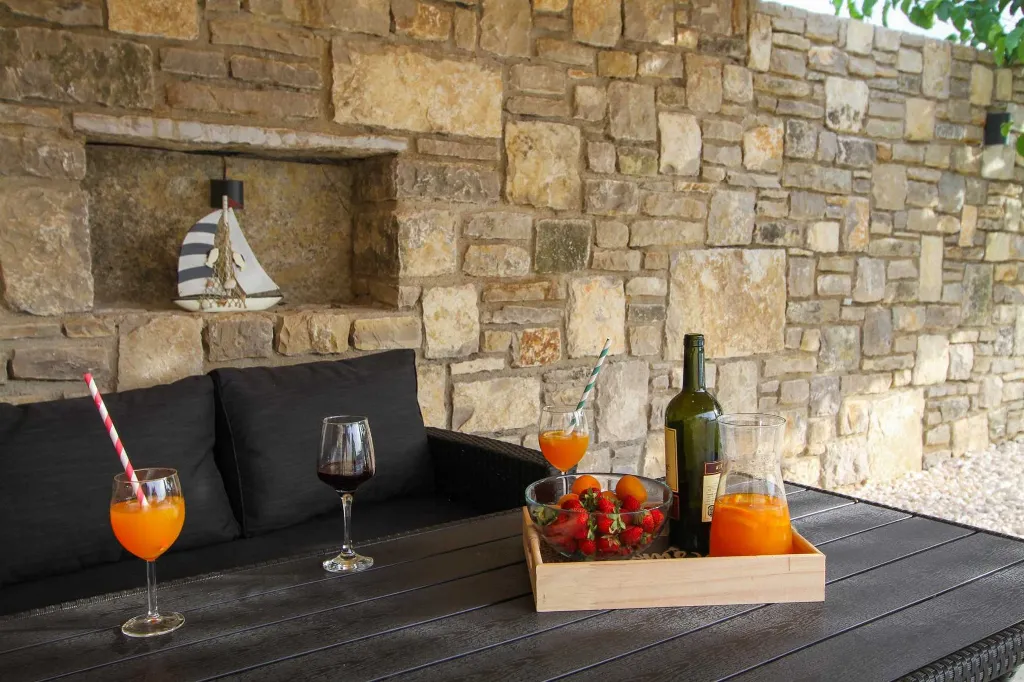 4-Bedroom House in Skradin Vačani for 8 Guests