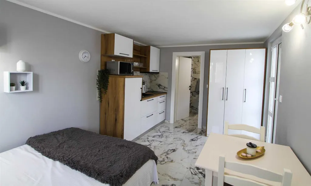 4-Bedroom House in Skradin Vačani for 8 Guests