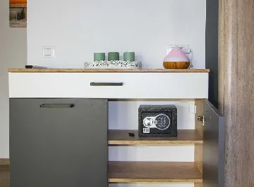 4-Bedroom House in Skradin Vačani for 8 Guests