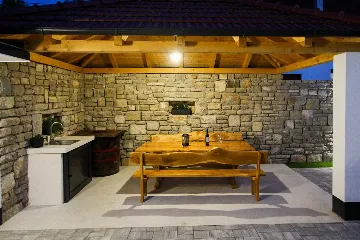 4-Bedroom House in Skradin Vačani for 8 Guests