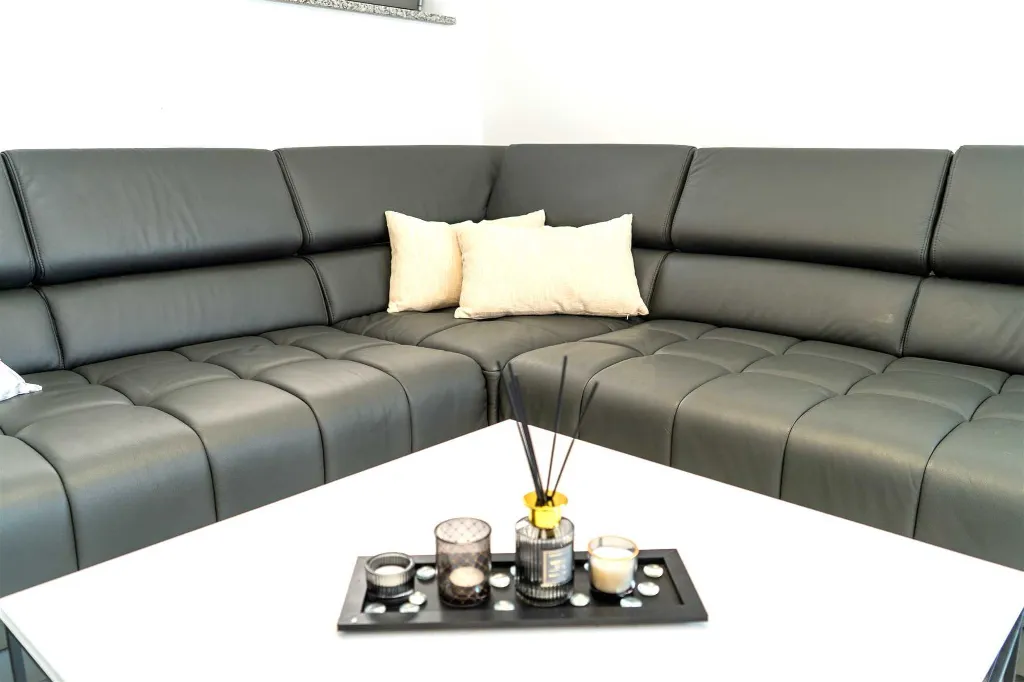 4-Bedroom House in Šibenik for Up to 8 Guests