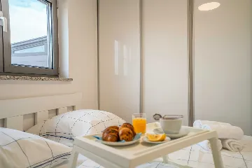 4-Bedroom House in Šibenik for Up to 8 Guests