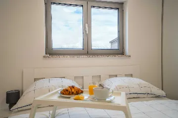 4-Bedroom House in Šibenik for Up to 8 Guests