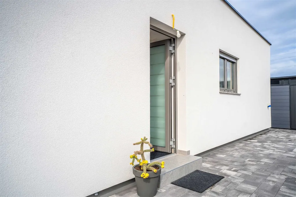 4-Bedroom House in Šibenik for Up to 8 Guests