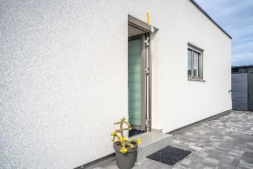 4-Bedroom House in Šibenik for Up to 8 Guests