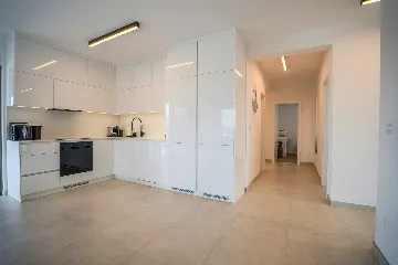 4-Bedroom House in Šibenik for Up to 8 Guests