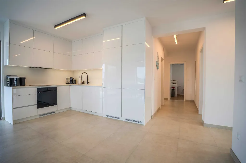4-Bedroom House in Šibenik for Up to 8 Guests