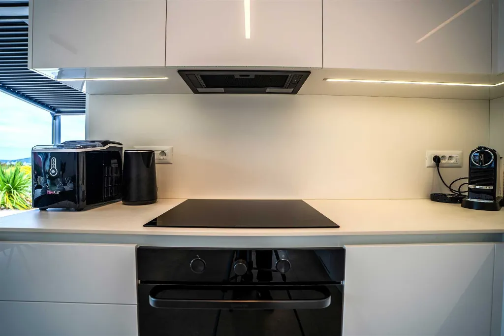 4-Bedroom House in Šibenik for Up to 8 Guests