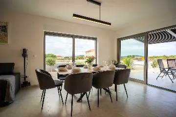 4-Bedroom House in Šibenik for Up to 8 Guests