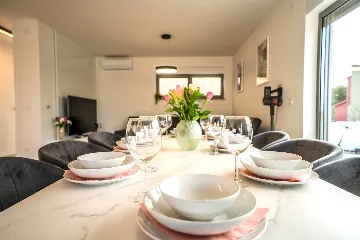 4-Bedroom House in Šibenik for Up to 8 Guests