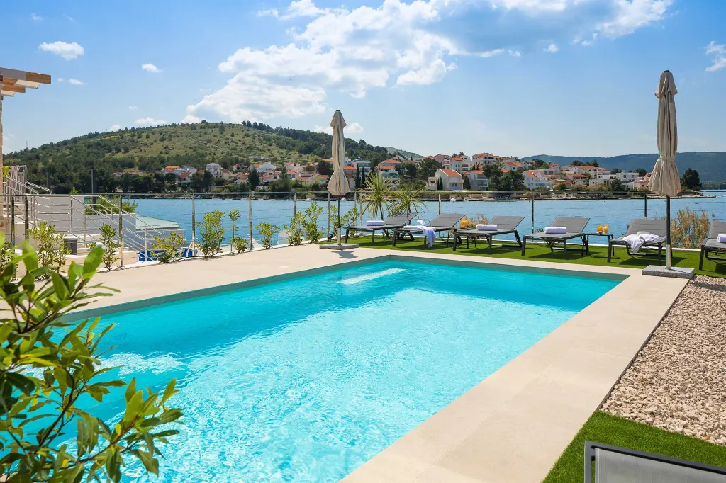 6-Bedroom Villa in Primošten for Up to 12