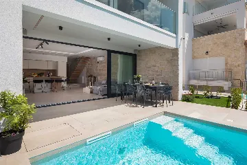 6-Bedroom Villa in Primošten for Up to 12