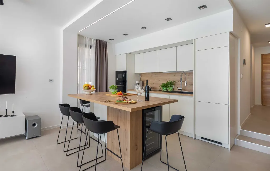 6-Bedroom Villa in Primošten for Up to 12