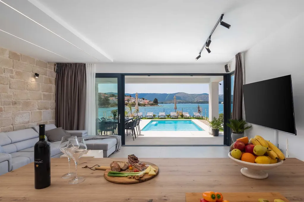 6-Bedroom Villa in Primošten for Up to 12