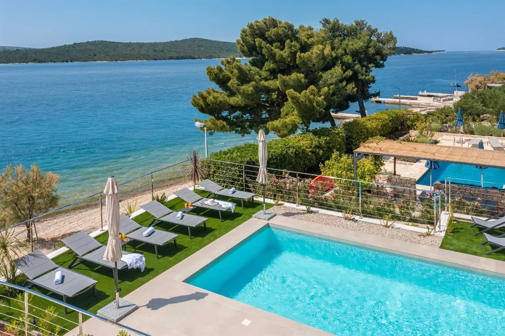 6-Bedroom Villa in Primošten for Up to 12