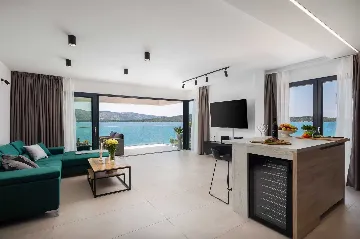 6-Bedroom Villa in Primošten for Up to 12