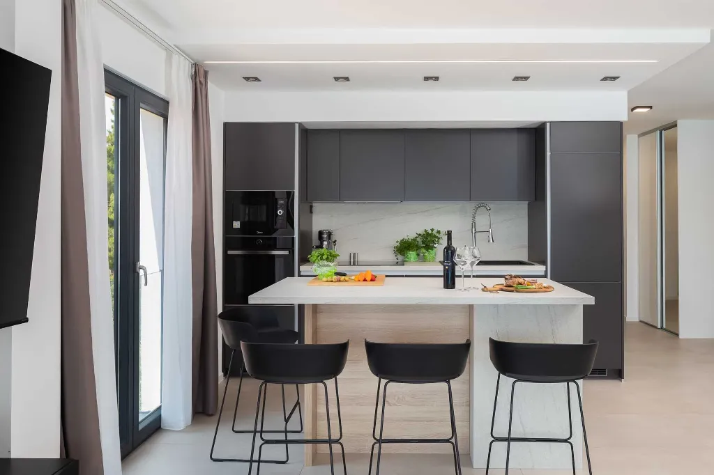 6-Bedroom Villa in Primošten for Up to 12