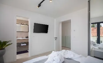 6-Bedroom Villa in Primošten for Up to 12