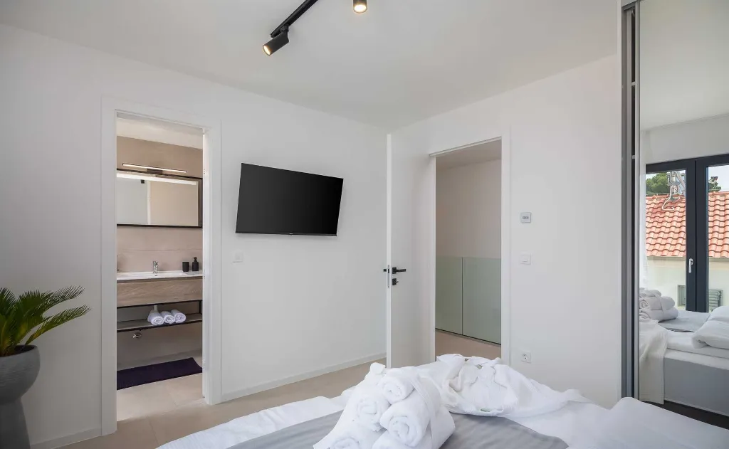 6-Bedroom Villa in Primošten for Up to 12