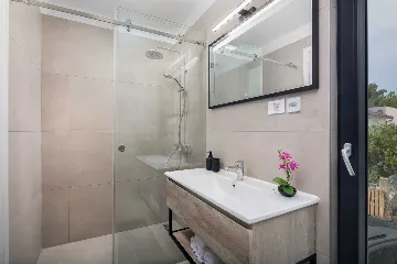 6-Bedroom Villa in Primošten for Up to 12