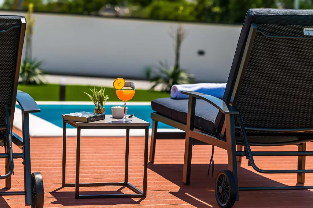 Villa with Swimming Pool and Sauna in Skradin