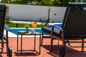 Villa with Swimming Pool and Sauna in Skradin