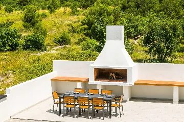 Villa with Swimming Pool and Sauna in Skradin