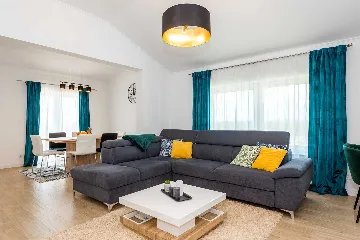 Villa with Swimming Pool and Sauna in Skradin