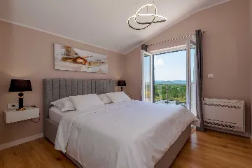 Villa with Swimming Pool and Sauna in Skradin