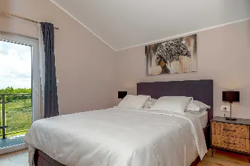 Villa with Swimming Pool and Sauna in Skradin