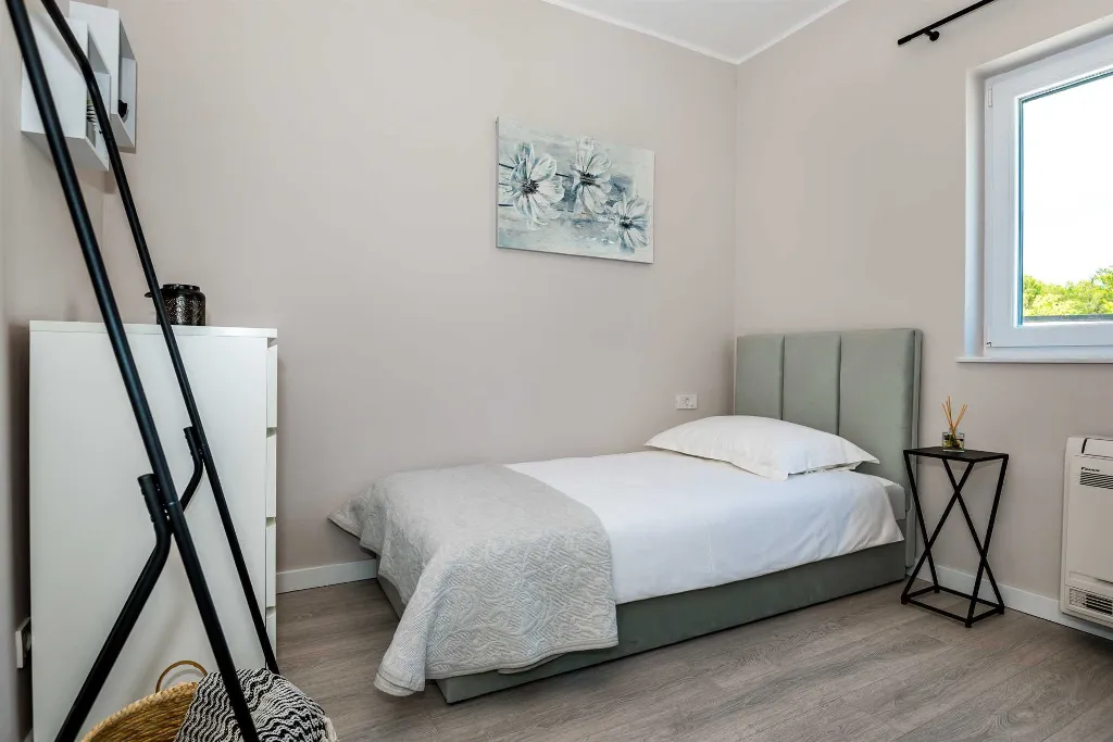 Villa with Swimming Pool and Sauna in Skradin