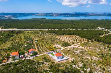 Villa with Swimming Pool and Sauna in Skradin