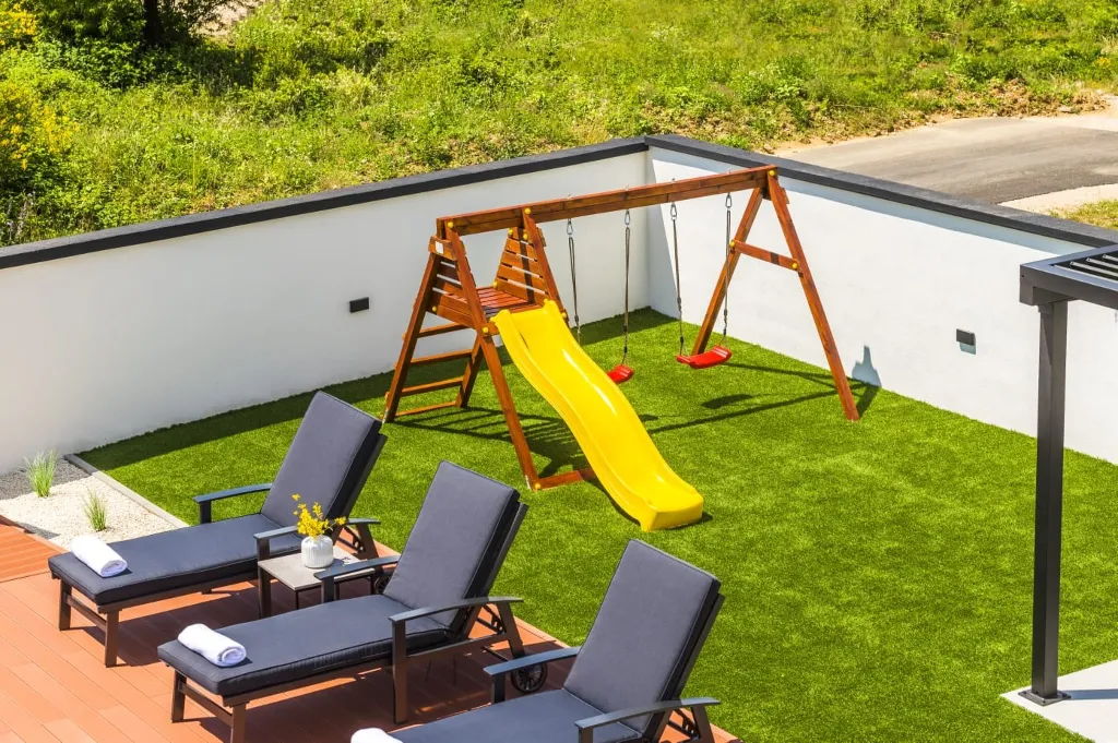 Villa with Swimming Pool and Sauna in Skradin