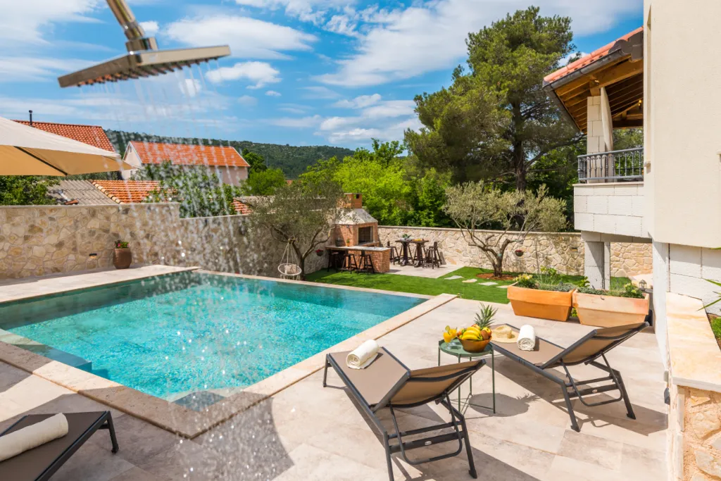 Modern Villa in Sibenik for 9 Guests