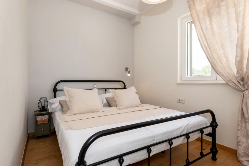 Modern Villa in Sibenik for 9 Guests